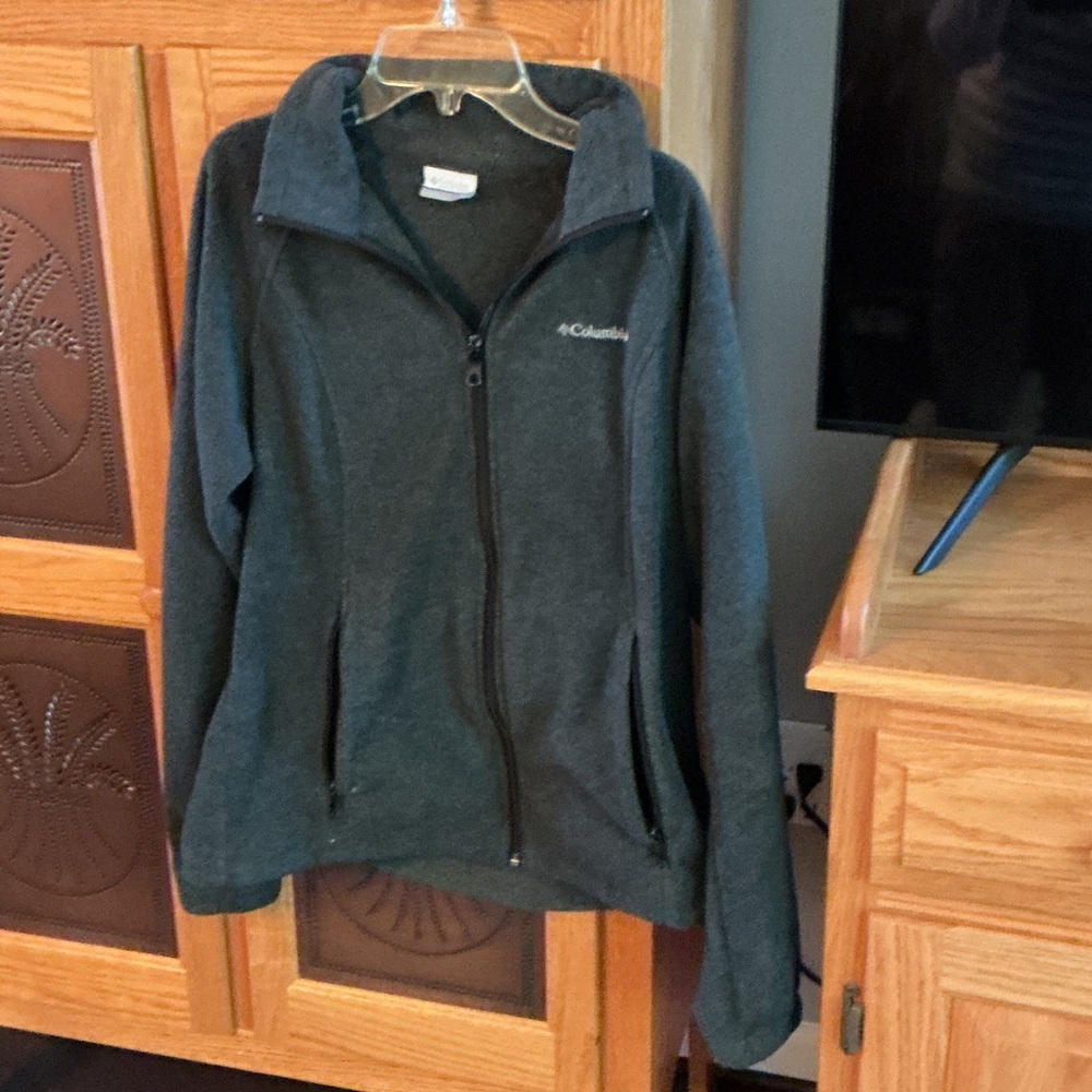 Womens gray fee e jacket, size M
